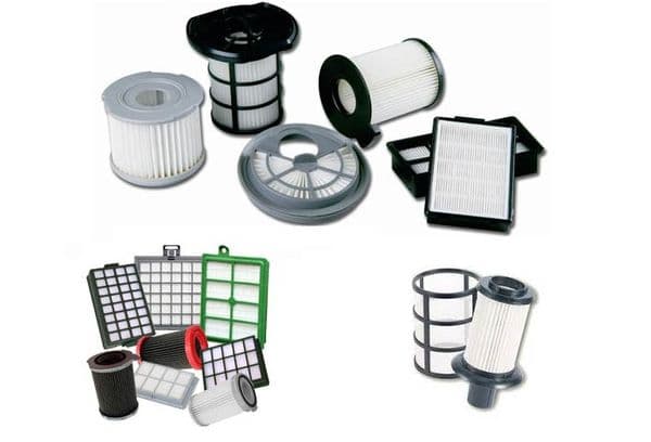 Une variété de filtres d'aspirateur